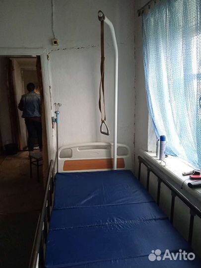 Медицинская кровать для лежачих больных