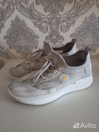 Кроссовки для девочки