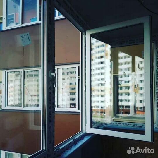 Пластиковые окна на балкон Остекление Обшивка