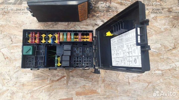 Блок предохранителей Форд Фокус 1
