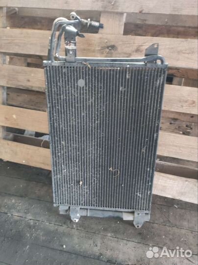 Радиатор кондиционера на VW Golf 5 2007
