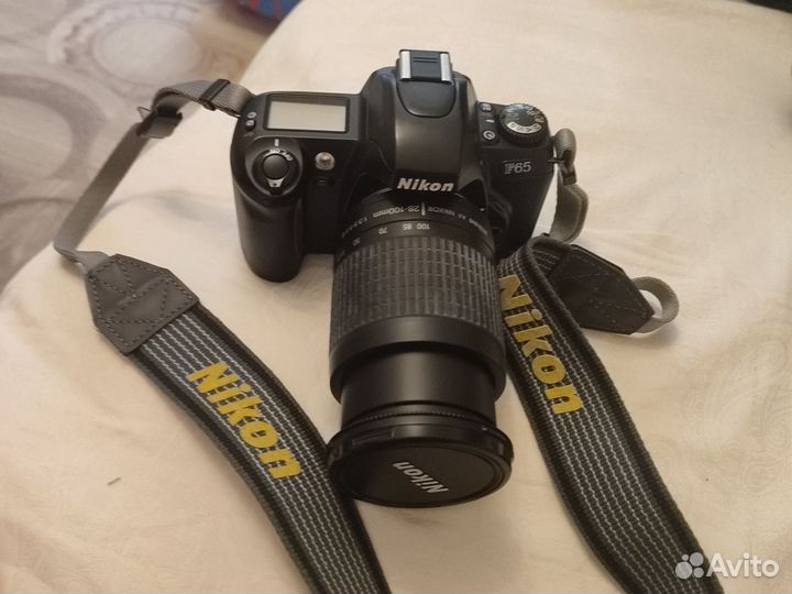 Зеркальный фотоаппарат nikon f 65 с объективом