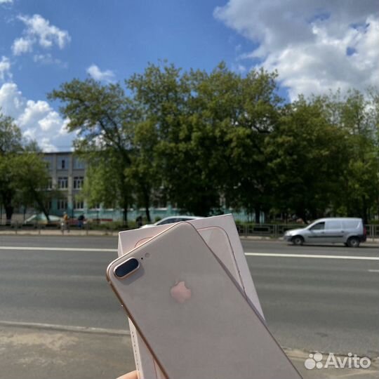 iPhone 8 Plus, 64 ГБ