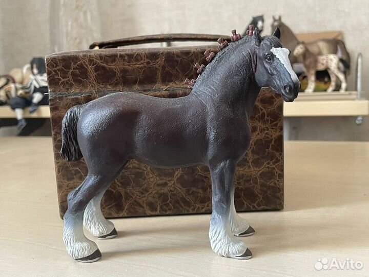 Фигурки лошадей schleich