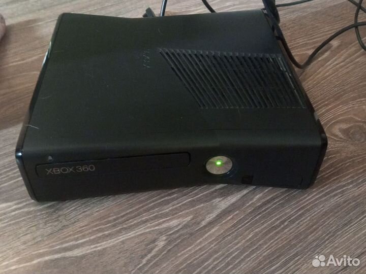 Xbox 360slim, не прошитый