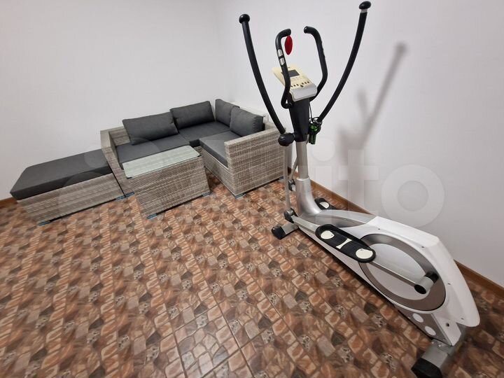 2-к. квартира, 75 м², 1/3 эт.