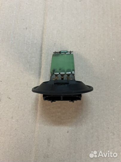 Реостат печки Skoda Rapid/ VW Polo 6R