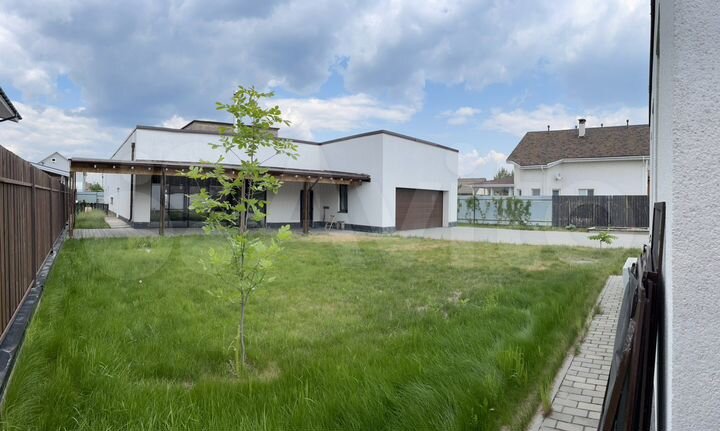 Дом 372 м² на участке 10 сот.