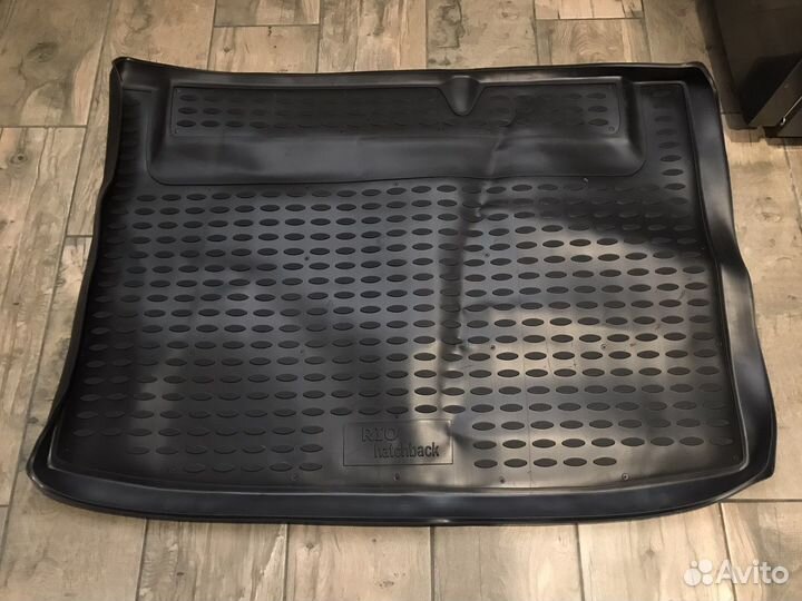 Коврик в багажник Kia Rio хетчбэк