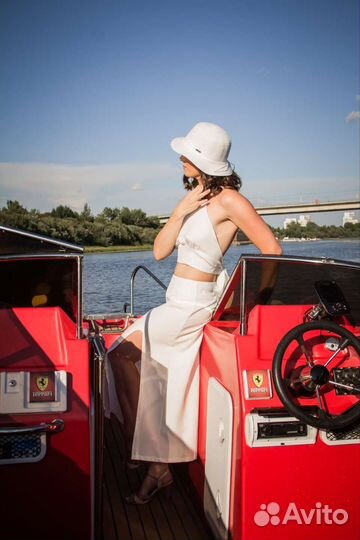 Аренда катера, прогулки на катере, фотосессии