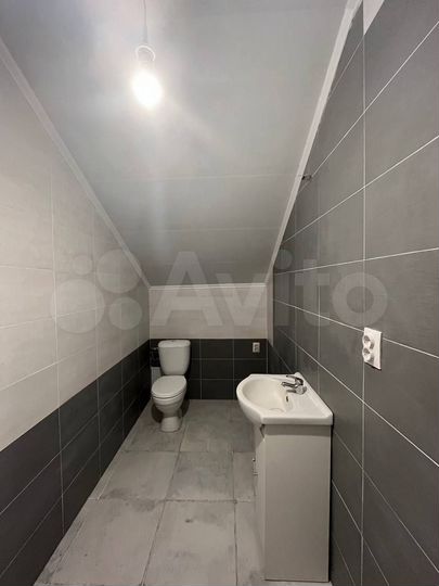 2-к. квартира, 42 м², 3/3 эт.