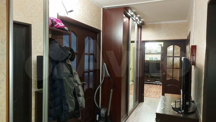 2-к. квартира, 67,4 м², 2/4 эт.