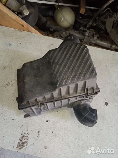 Корпус воздушного фильтра Volkswagen Passat B3