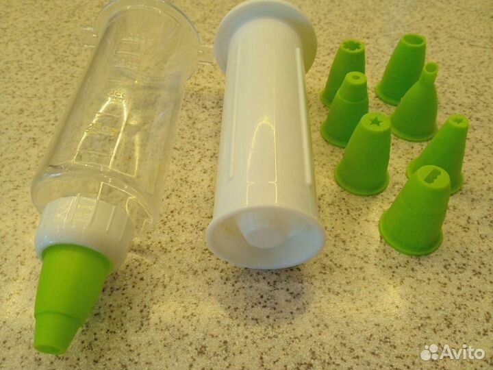 Кондитерский шприц с насадками