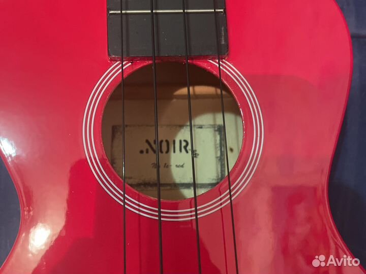 Укулеле noir BY baton rouge nuis - OR