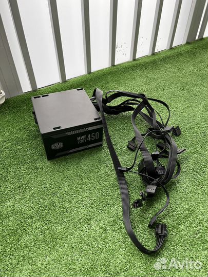 Блок питания Cooler Master MWE 450 white - V2