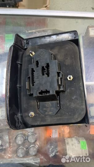 Фонарь Volkswagen Passat 1994-1996 3A9945112B B4