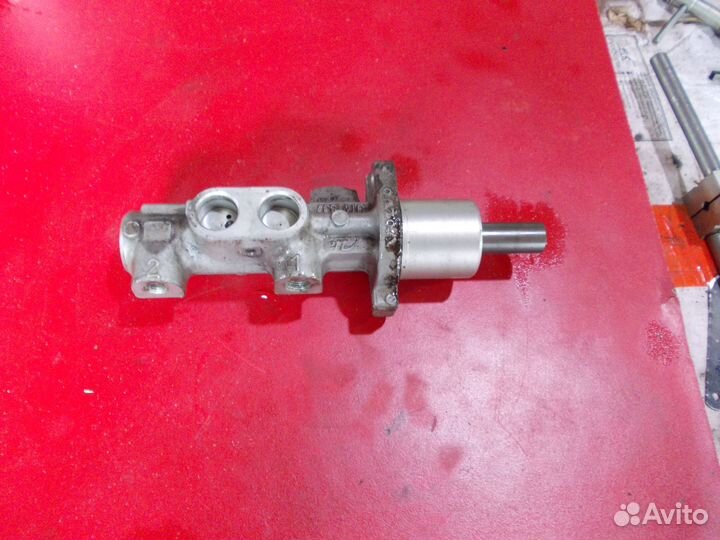 Главный тормозной цилиндр Volvo 850