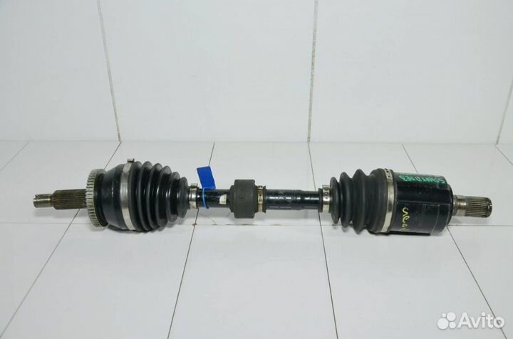 Приводной вал передний левый Hyundai Santa Fe DM