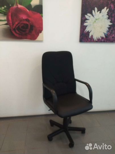 Компьютерное кресло, стул офисный