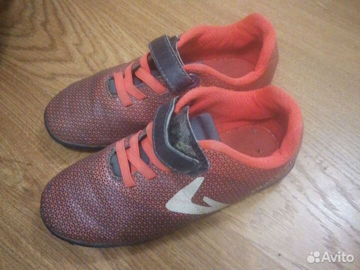 Детские футбольные бутсы