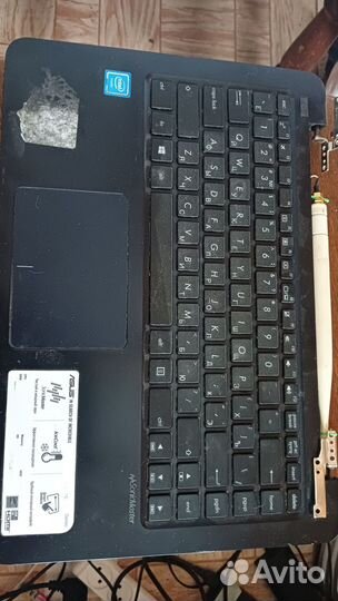 Ноутбук asus e402s