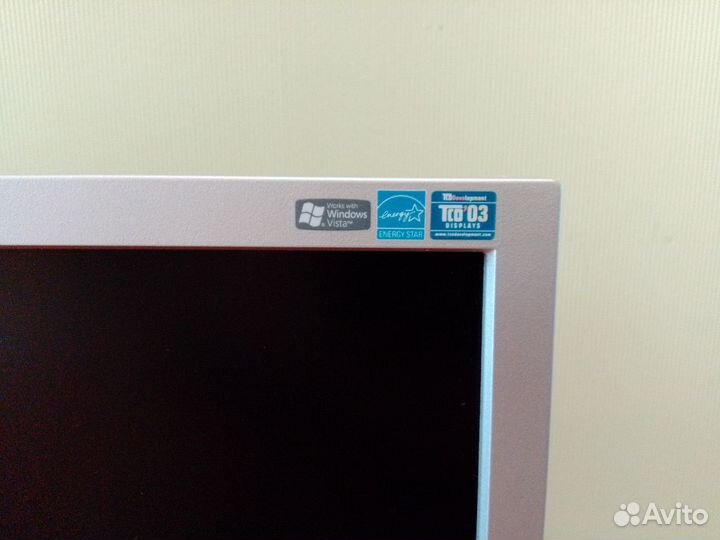 Монитор Samsung SyncMaster 710N