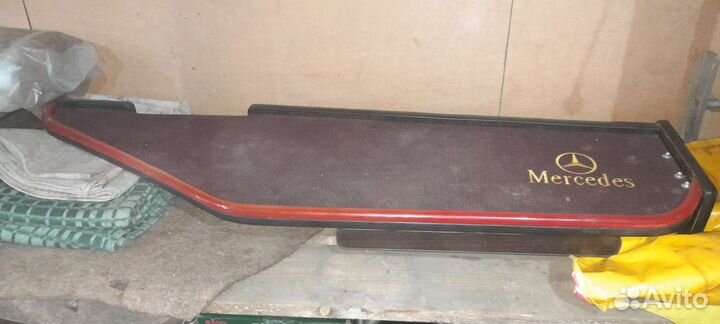 Стол полка на торпеду Мерседес актрос