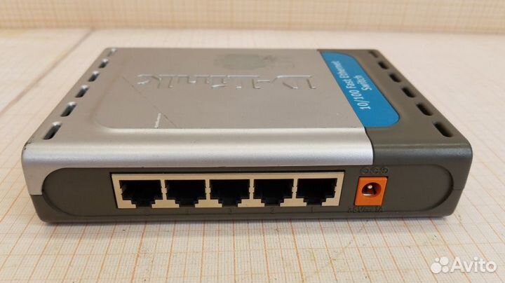 Коммутатор не управляемый D-link DES-1005D