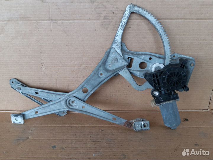 Стеклоподьемник перед элект. Мерседес 210