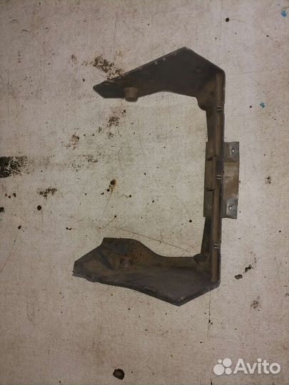 Элемент центральной консоли Nissan Terrano 2