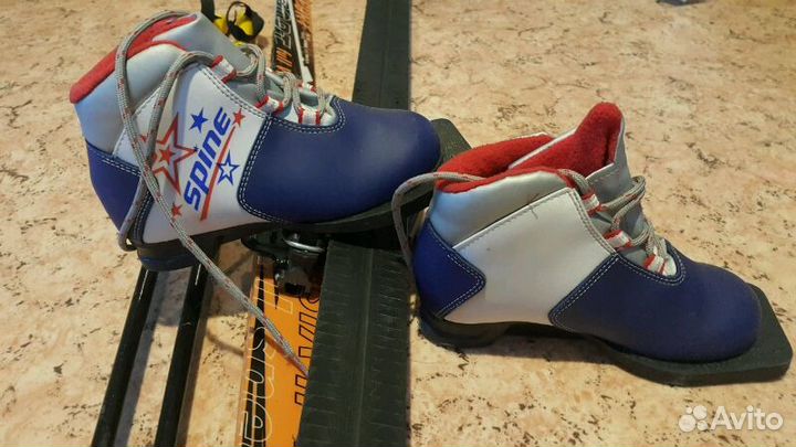 Лыжи с креплением, ботинки, палки