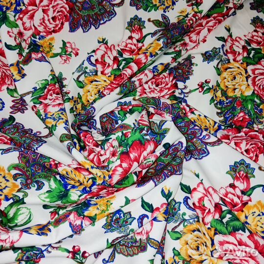 Ткань красивейший плательный софт цветы