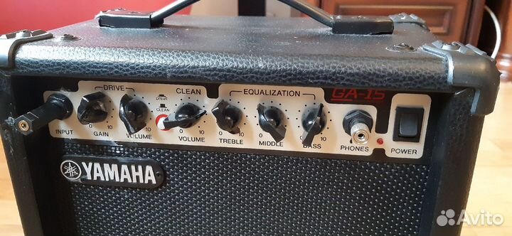 Гитарный комбоусилитель yamaha G-15