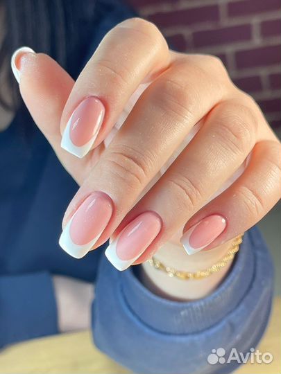 Маникюр в студии