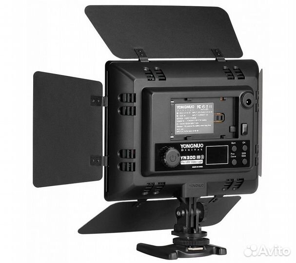 Накамерный свет светодиодный Yongnuo YN-300 III LE