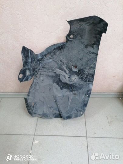 Подкрылок задняя часть передний левый Renault