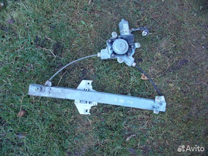 Стеклоподъемник задний правый Hyundai Matrix 2002г