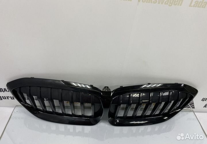 Решетка радиатора BMW 3 G20 OEM 51137449432