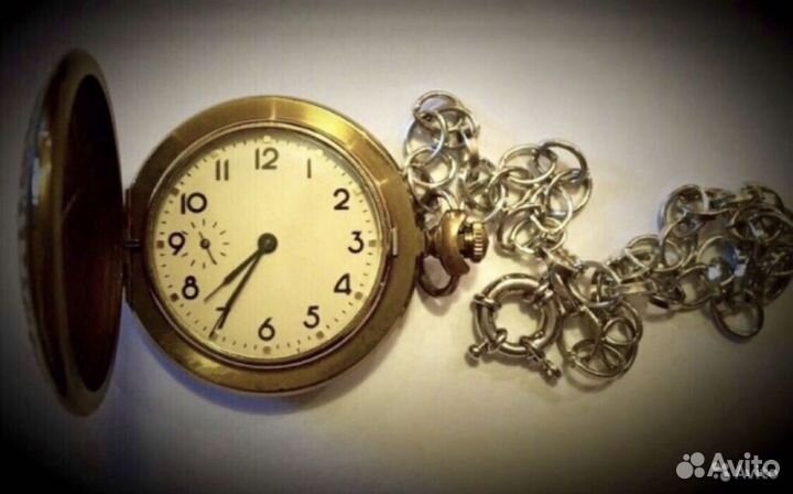 Часы и значки юбилейные