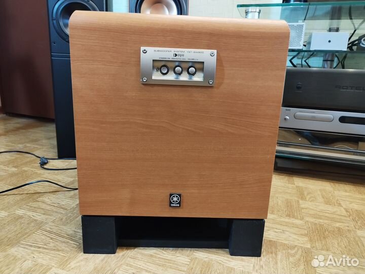 Сабвуфер Yamaha YST-SW800