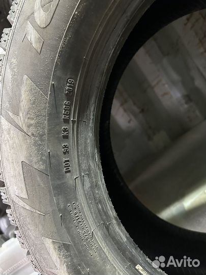 Pirelli Winter Ice Zero 225/60 R18 104T
