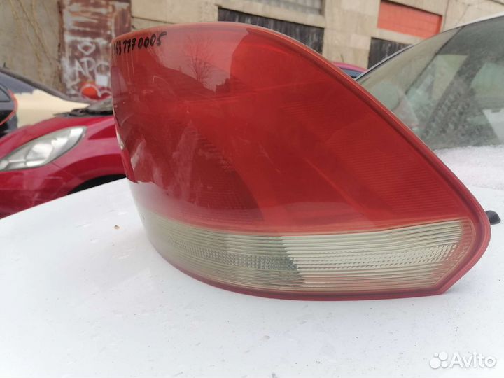 Задняя правая фара на фольксваген поло седан 2013