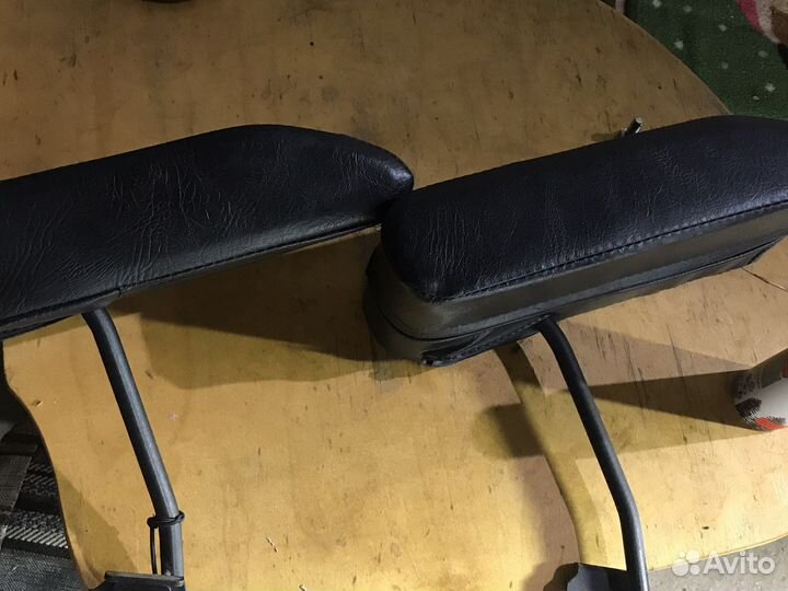 Подлокотник