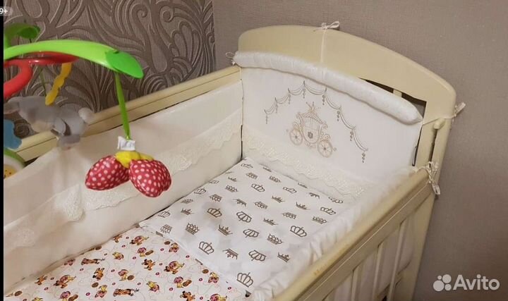 Мягкий бортик для детской кроватки