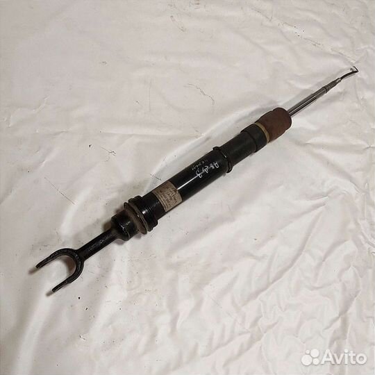 Амортизатор на а/м Audi A8D3, передний