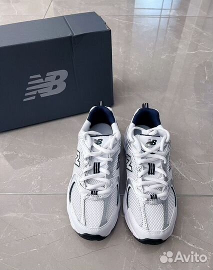 Текстильные кроссовки для теплого сезона