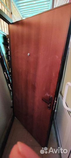 Дверь входная металлическая бу