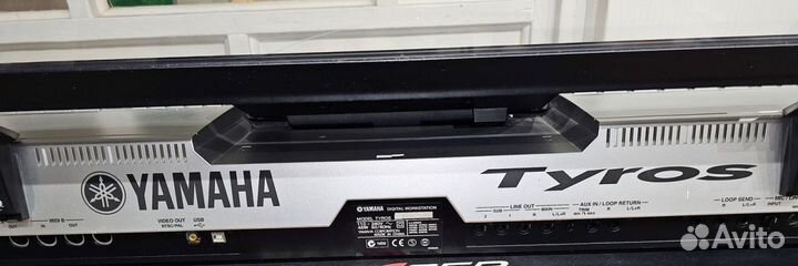Синтезатор Yamaha Tyros 1