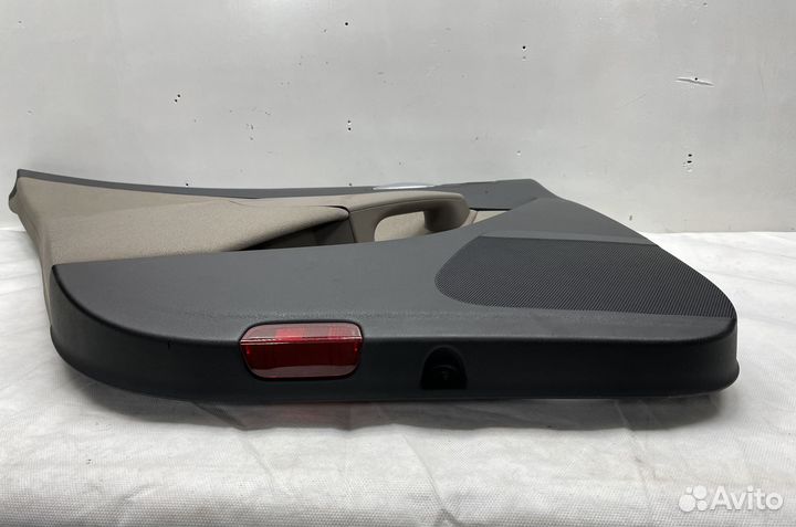 Обшивка двери задняя левая Volkswagen Passat B6